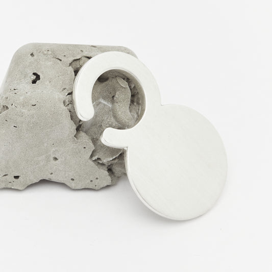 Sculptural jewellery silver minimalist design AROE rock - Unique handcrafted silver ear cuff – statement jewellery by AROE.