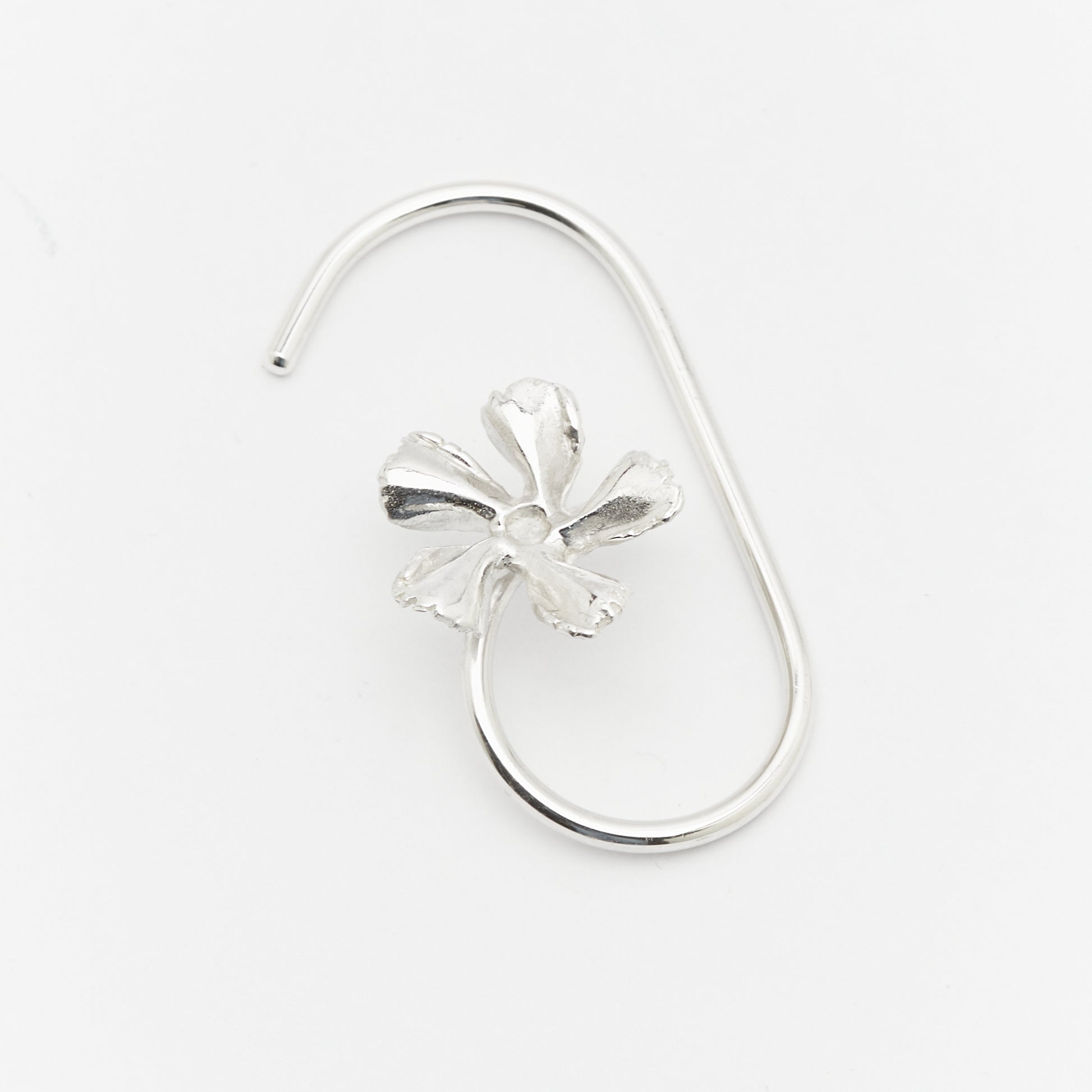 Unique handcrafted silver ear cuff – statement jewellery by AROE.