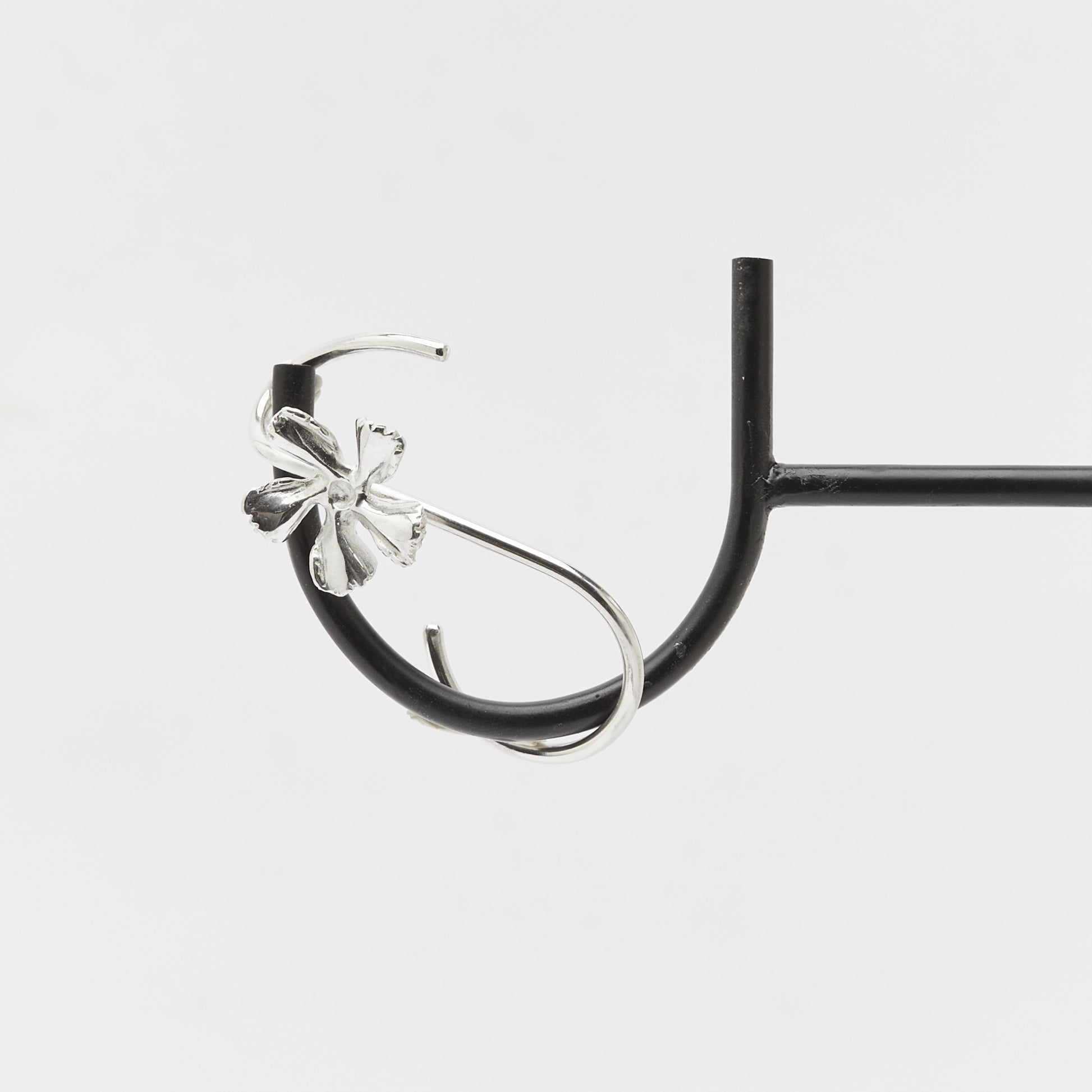 Silver jessamine weavy ear cuff - Unique handcrafted silver ear cuff – statement jewellery by AROE.