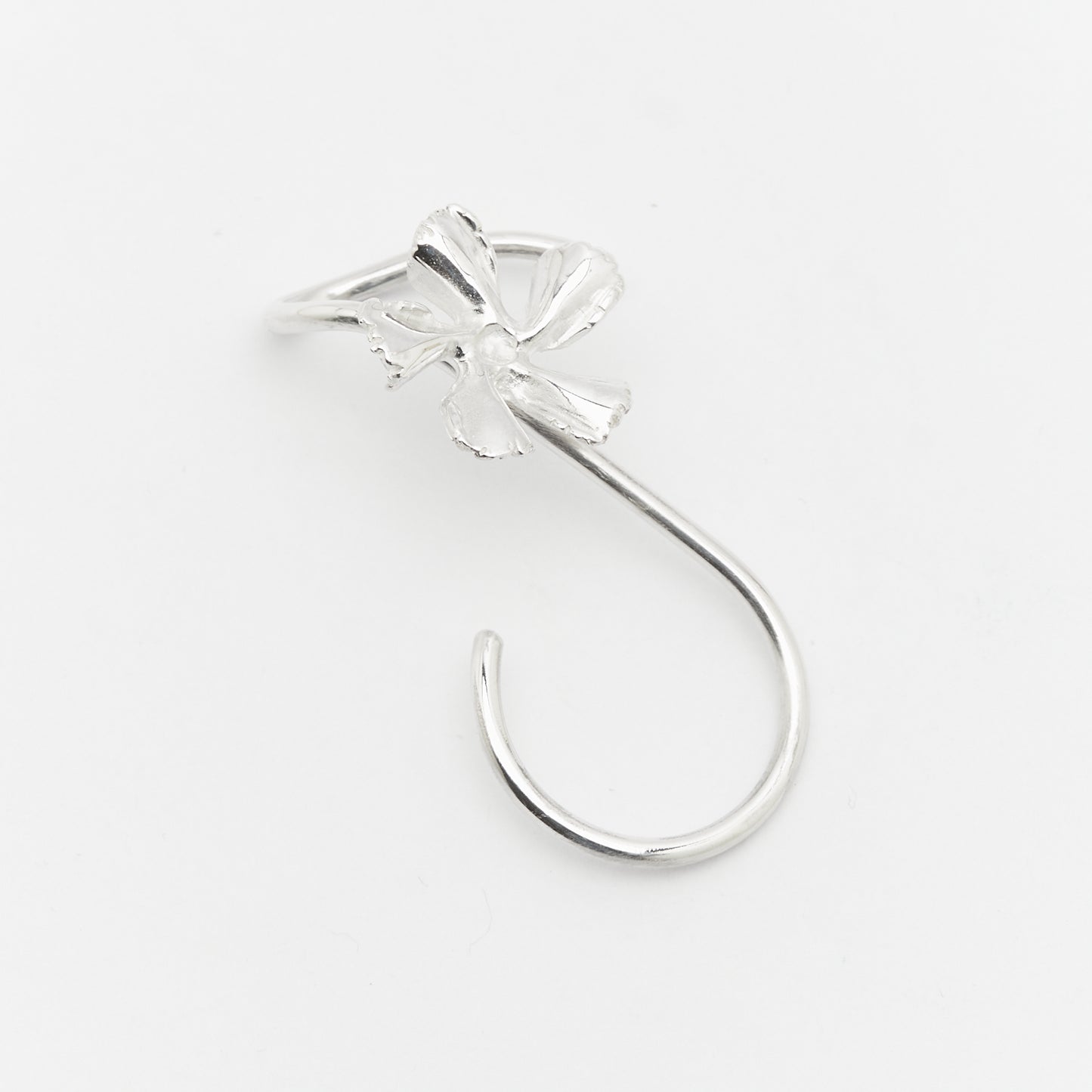 Unique handcrafted silver ear cuff – statement jewellery by AROE.