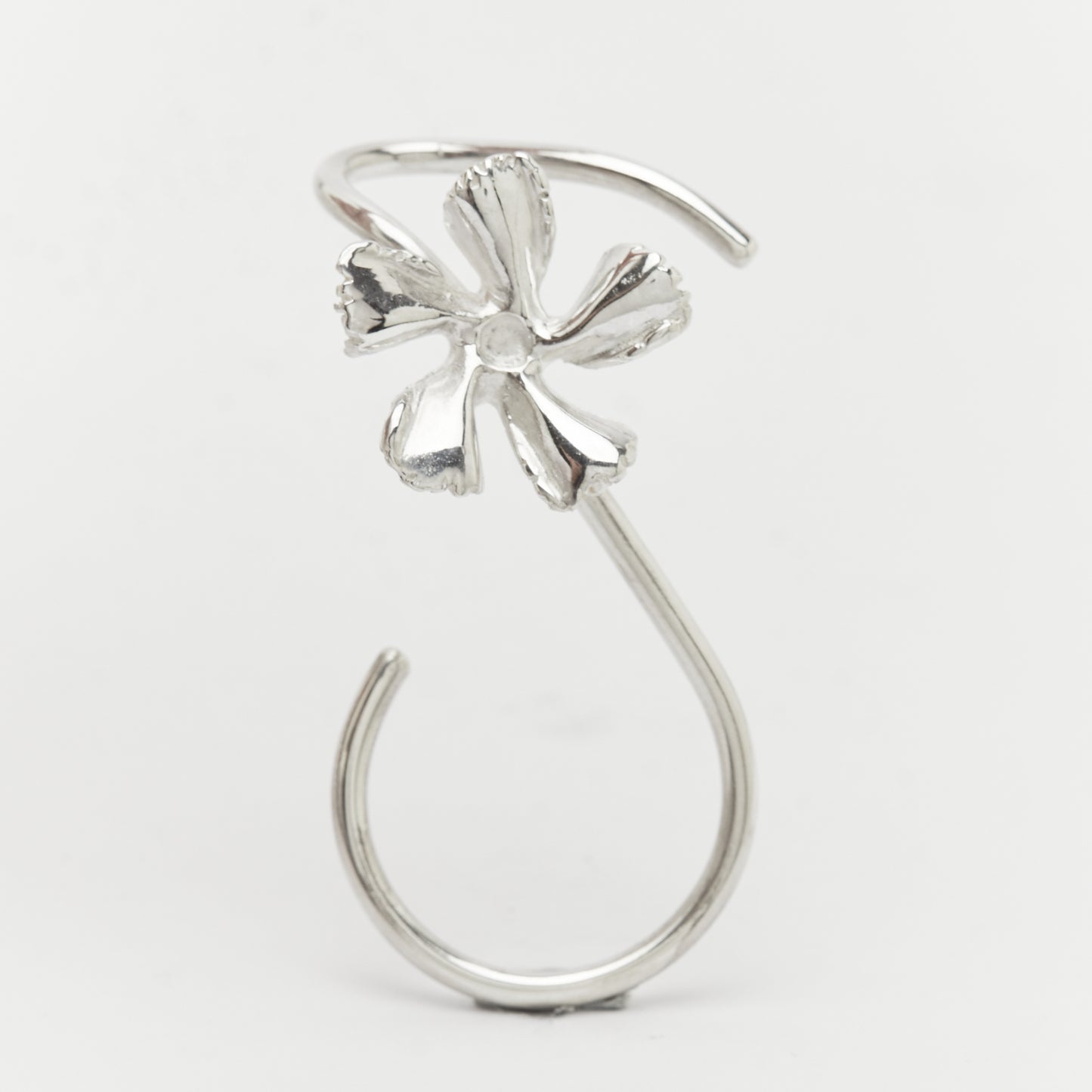 Unique handcrafted silver ear cuff – statement jewellery by AROE.