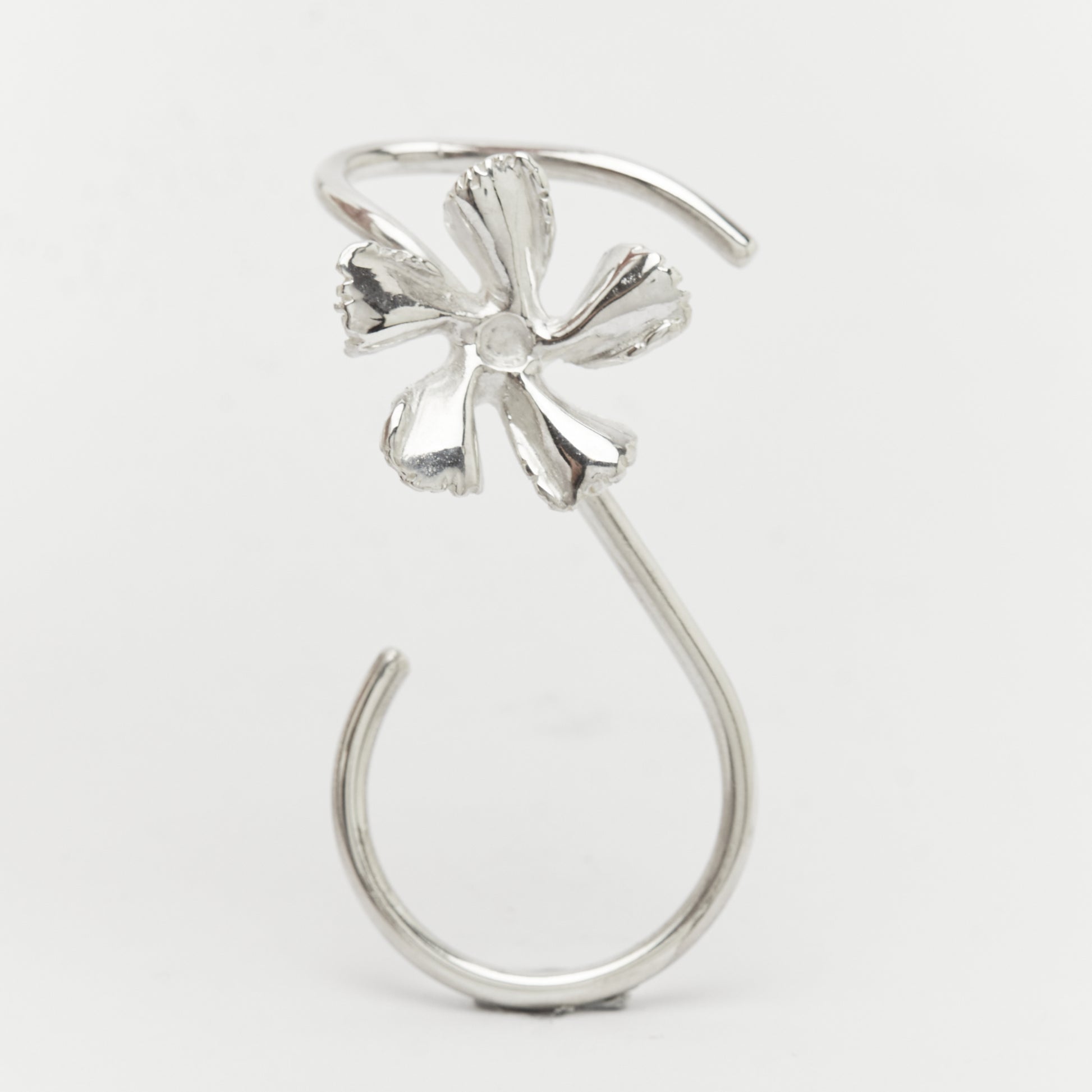 Unique handcrafted silver ear cuff – statement jewellery by AROE.