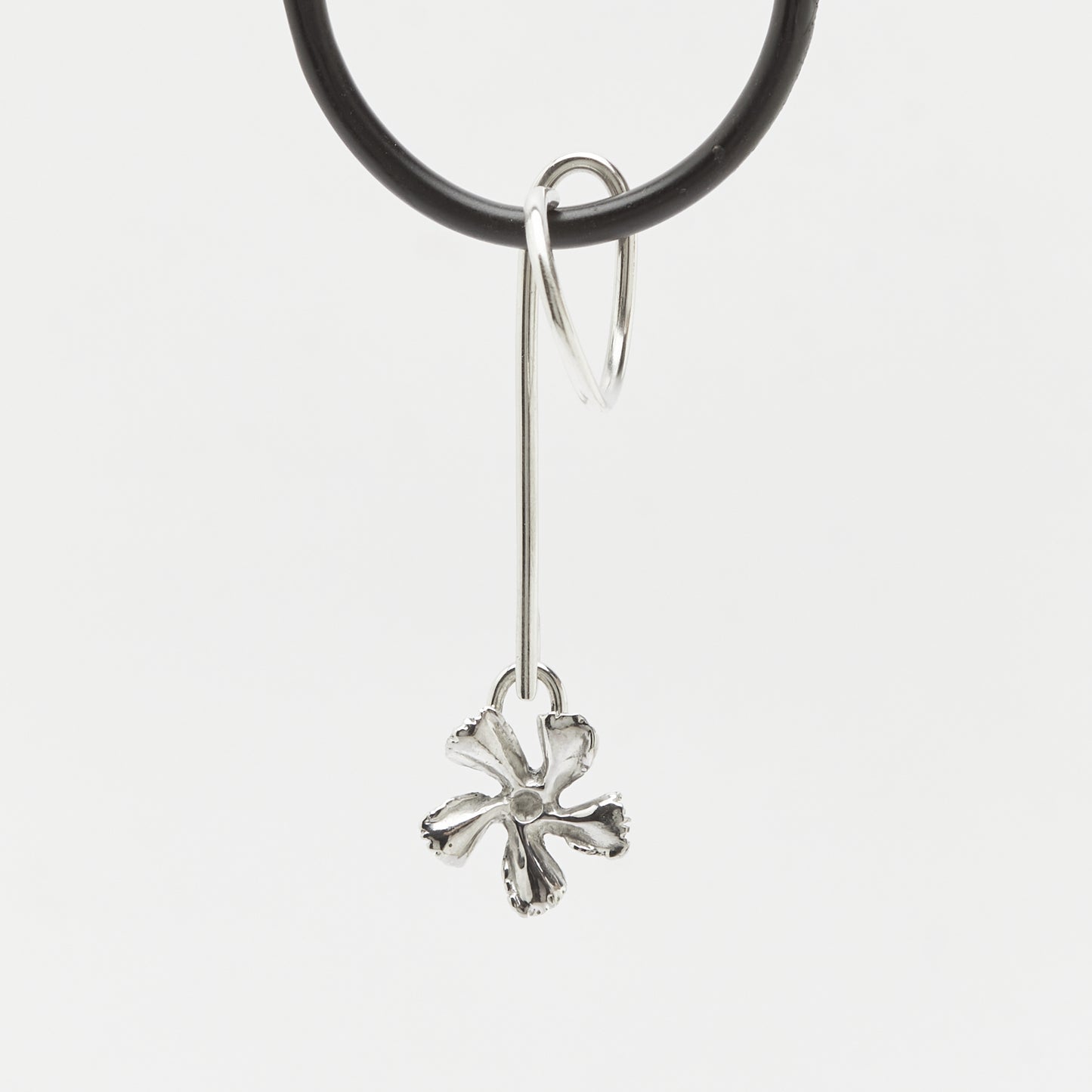 Unique handcrafted silver ear cuff – statement jewellery by AROE.