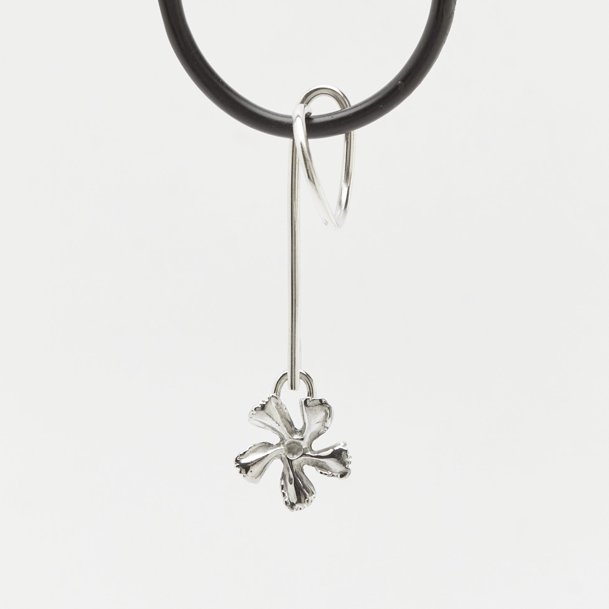 Unique handcrafted silver ear cuff – statement jewellery by AROE.