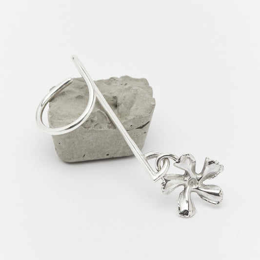 Unique handcrafted silver ear cuff – statement jewellery by AROE.