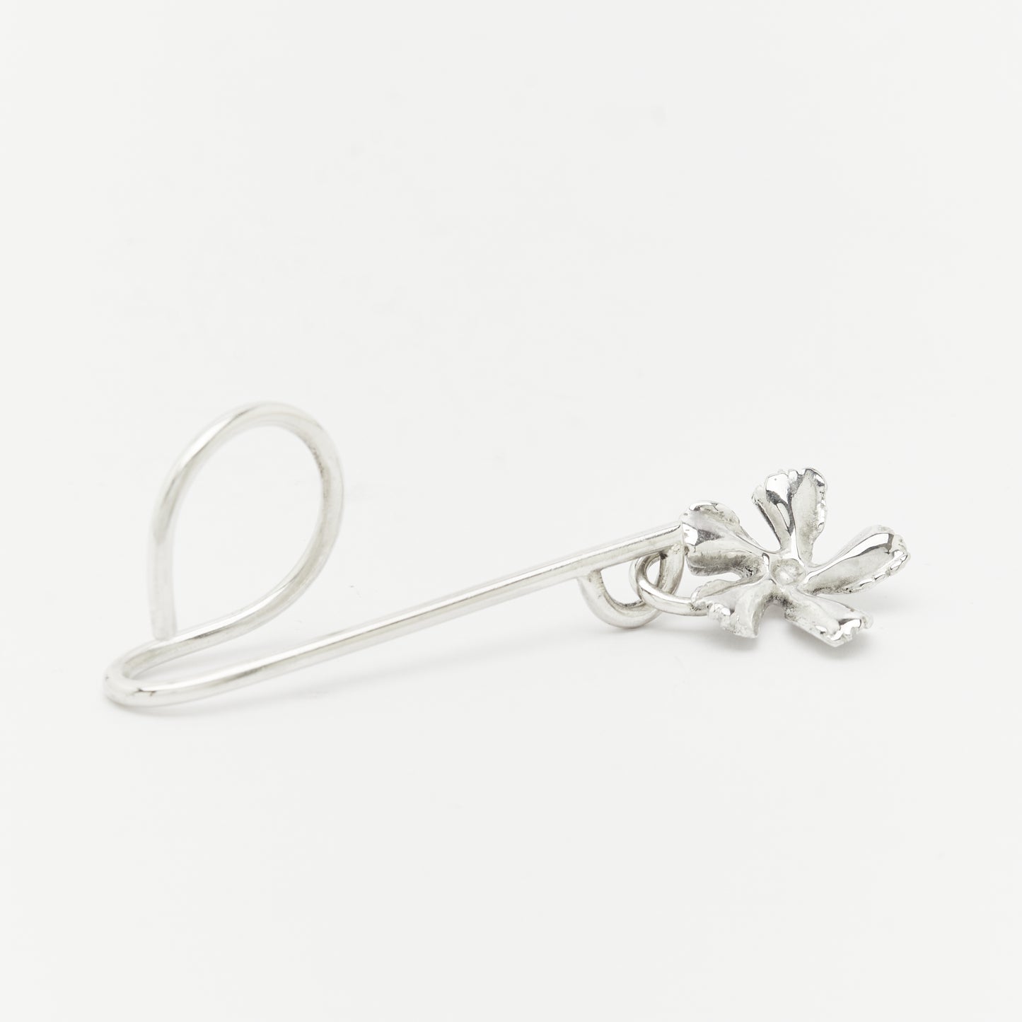 Unique handcrafted silver ear cuff – statement jewellery by AROE.
