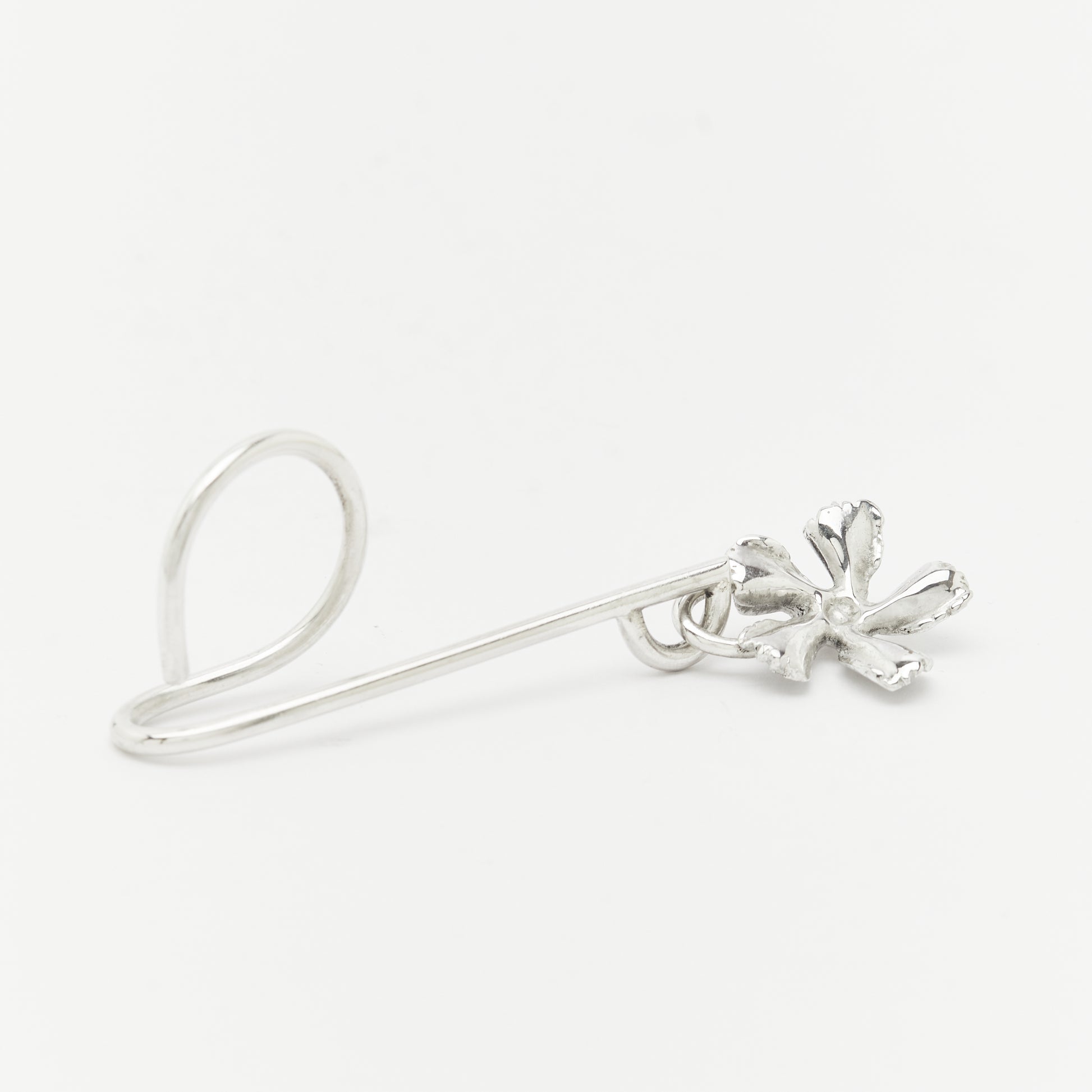 Unique handcrafted silver ear cuff – statement jewellery by AROE.