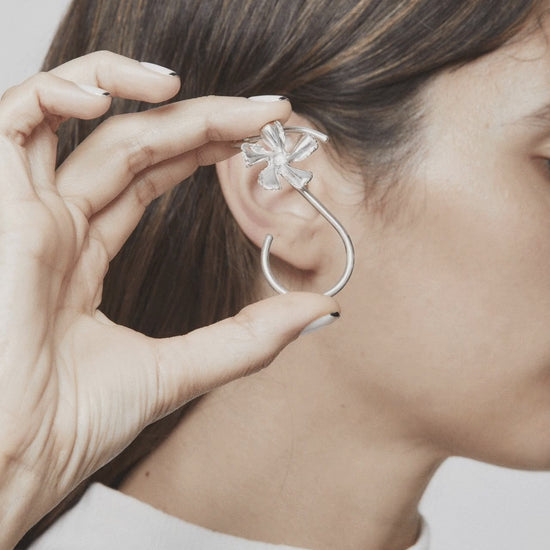 Unique handcrafted silver ear cuff – statement jewellery by AROE.