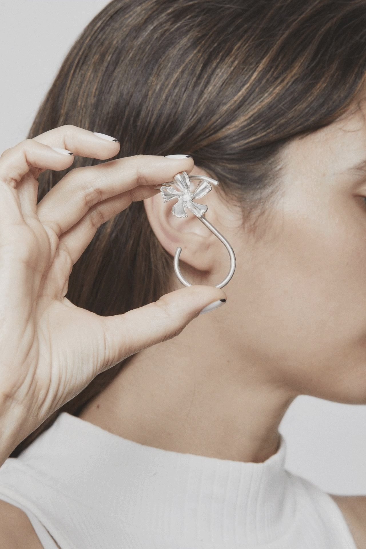 Unique handcrafted silver ear cuff – statement jewellery by AROE.