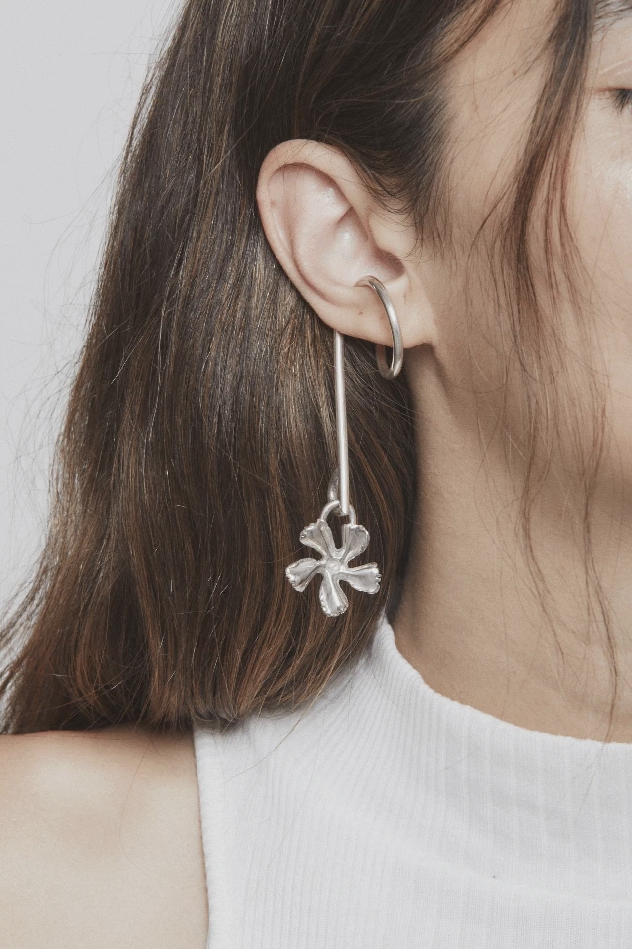 Unique handcrafted silver ear cuff – statement jewellery by AROE.